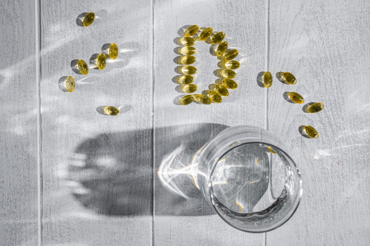 prikaz vitamina d, čaše vode